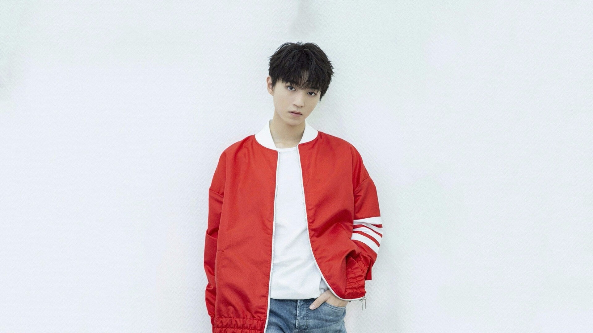 “三亿人上冰雪”政策持续推进,冰雪运动参与人数不断增加,带动三亿人参加冰雪运动目标