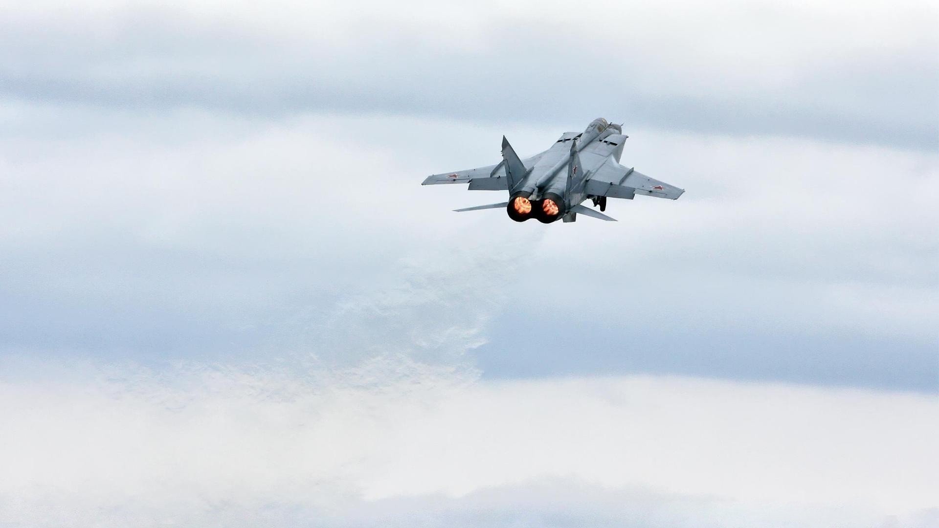 “战术布局:赛事中的智赢策略”,竞赛战术