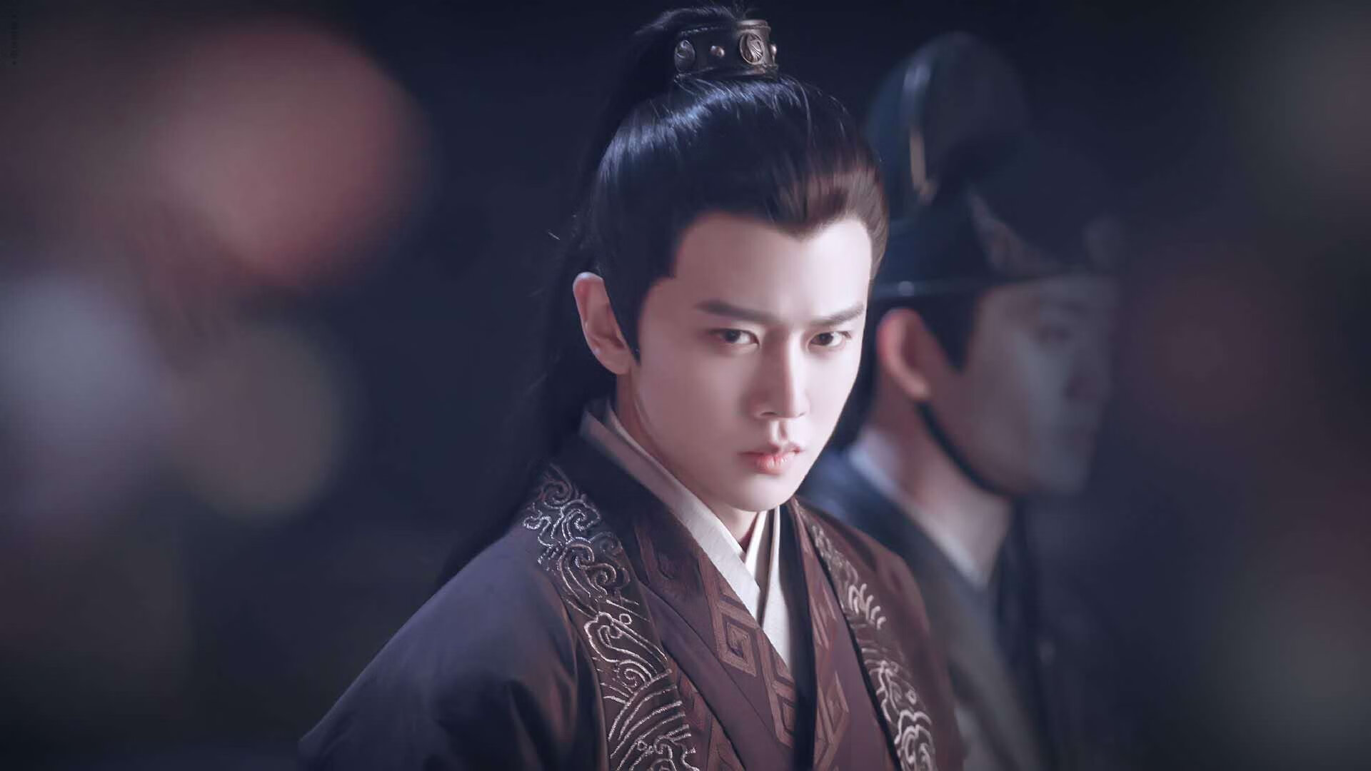 九游官网主页-德甲争夺白热化：多特逆袭拜仁，积分差距缩小至2分，德超杯多特对拜仁比分预测