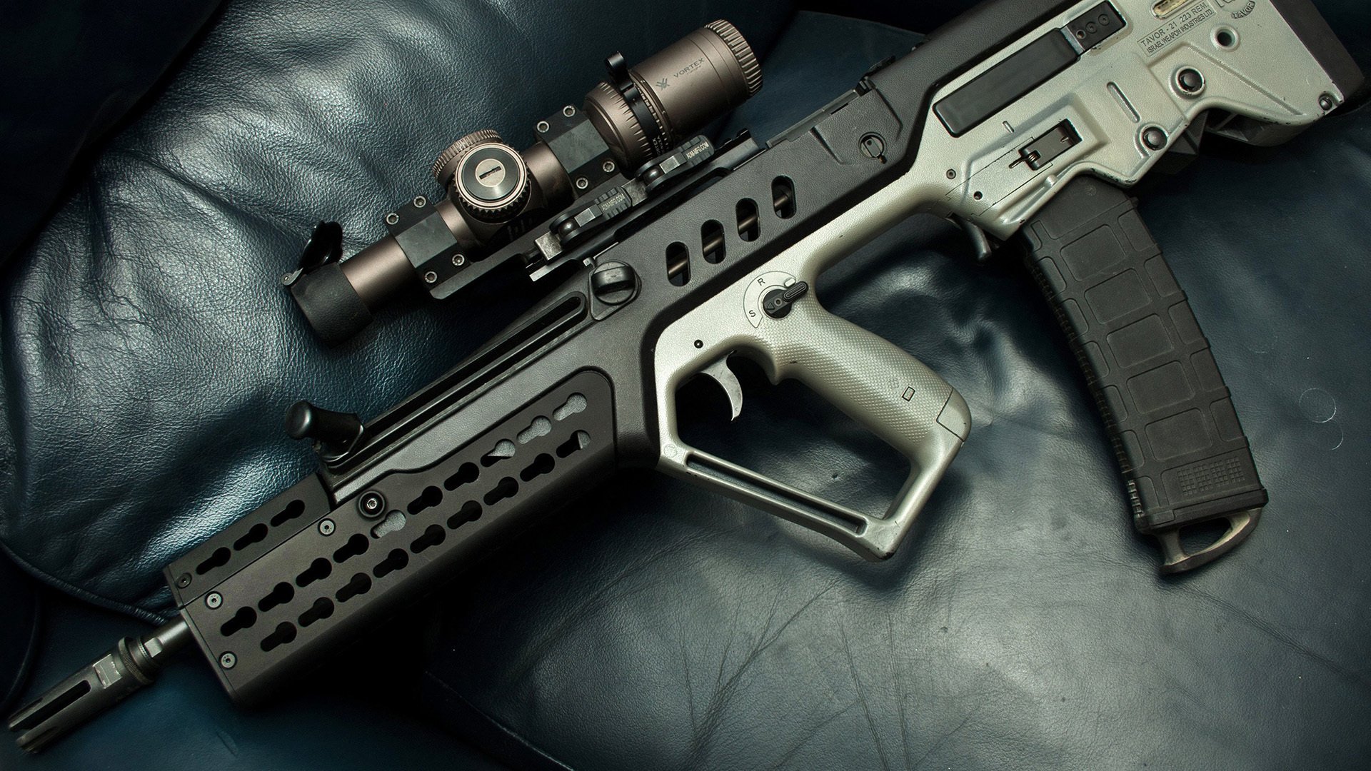 九游网页版入口-球迷“狂欢派对”：欧冠现场的热烈氛围，球迷狂欢节