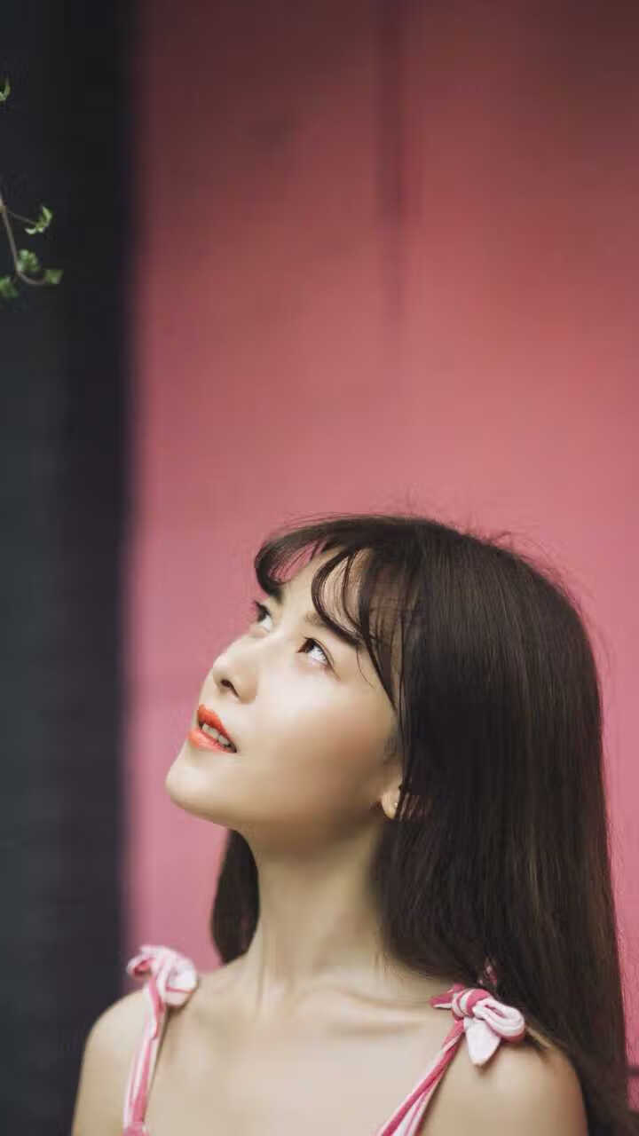 -庆祝冠军产生，球迷狂欢现场，球队获得冠军的祝贺词