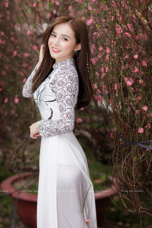 桑德兰防线密集,光明球场力争保级,桑德兰主场球衣