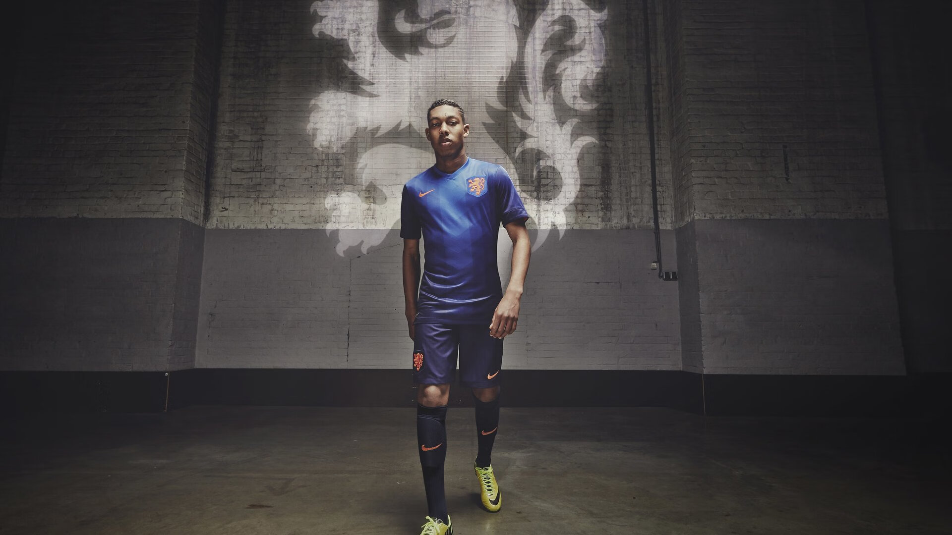 勒沃库森长短结合传球构建破防体系,勒沃库森培养的球星