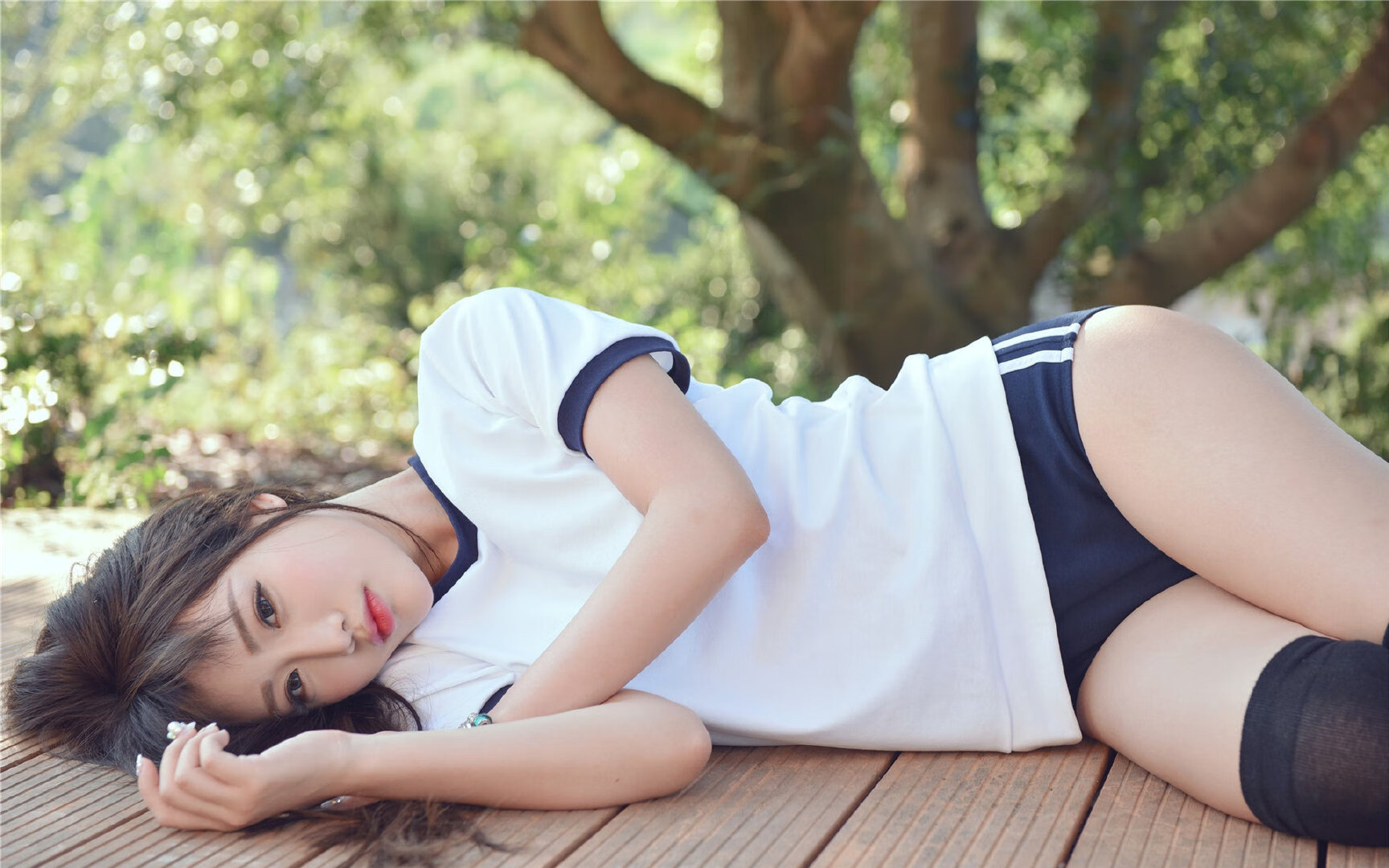 “尼古拉斯·桑特基的进攻组织与防守配合，推动美洲狮队向前迈进”